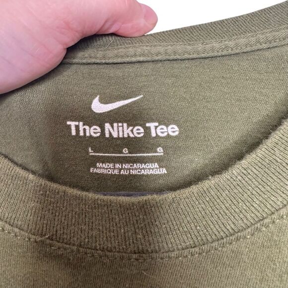 |EUC| NIKE Logo Short Sleeve Tee - Picture 4 of 6